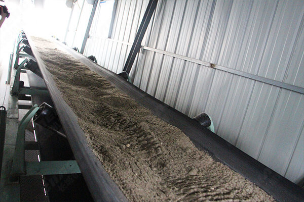 輸送裝置 輸送裝置