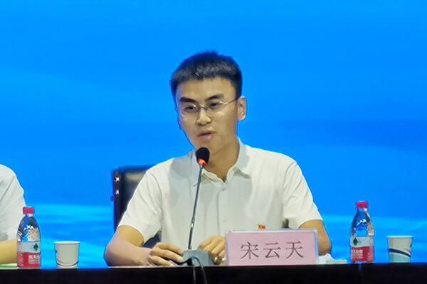 孟莊鎮(zhèn)黨委副書記、鎮(zhèn)長宋云天