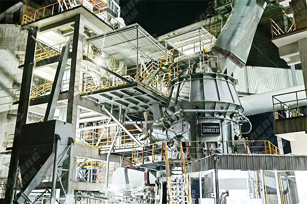 云南年產(chǎn)30萬噸礦粉線項目安裝調(diào)試現(xiàn)場 云南年產(chǎn)30萬噸礦粉線項目安裝調(diào)試現(xiàn)場